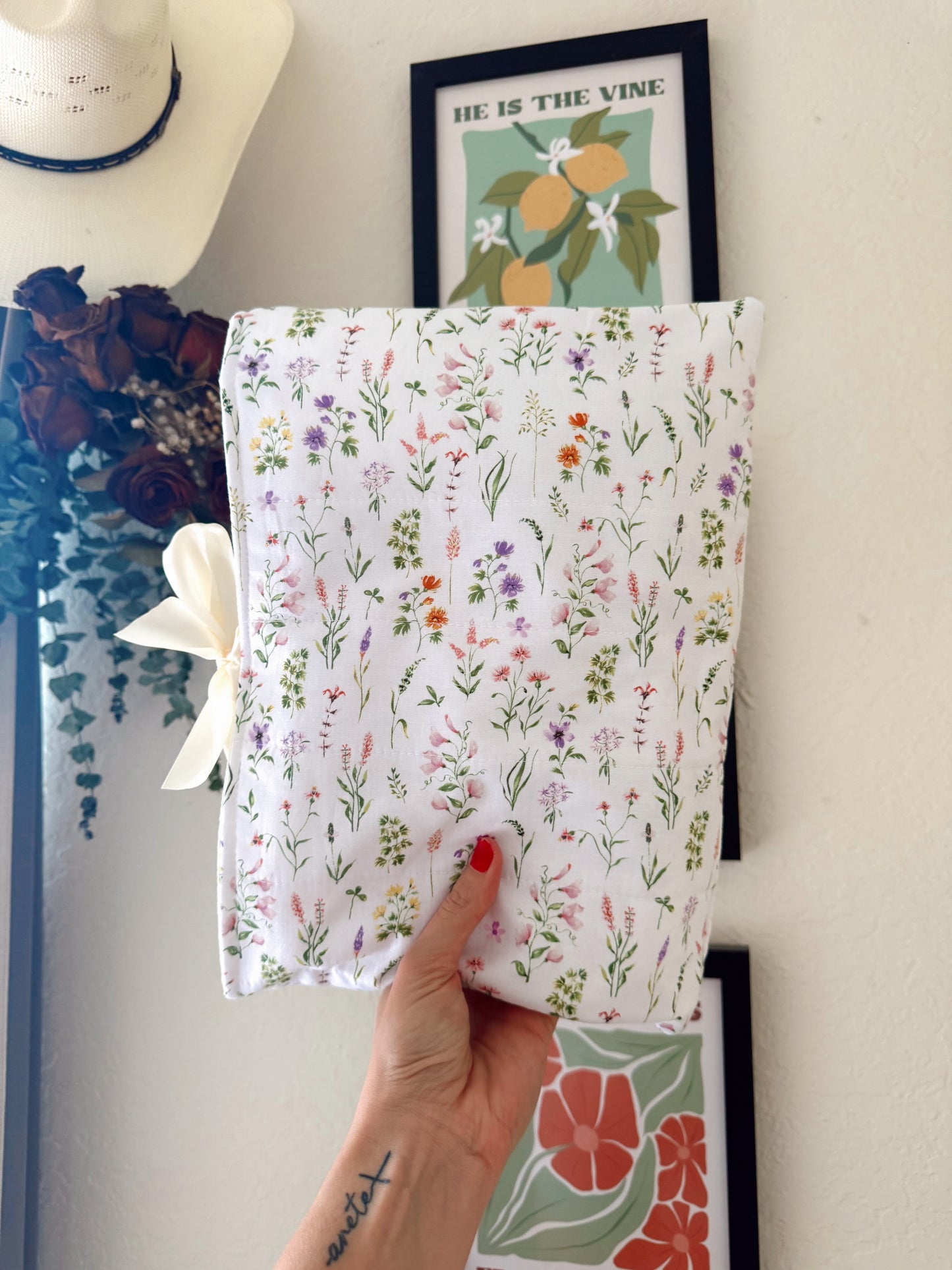 Esther's Garden Quilted Bible Sleeve