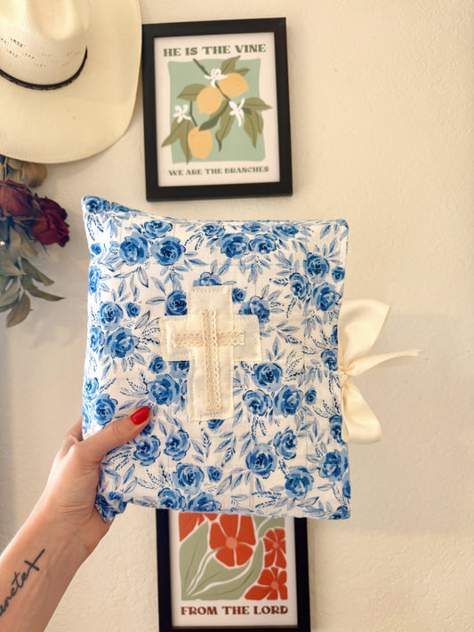 Graceful Garden Quilted Bible Sleeve