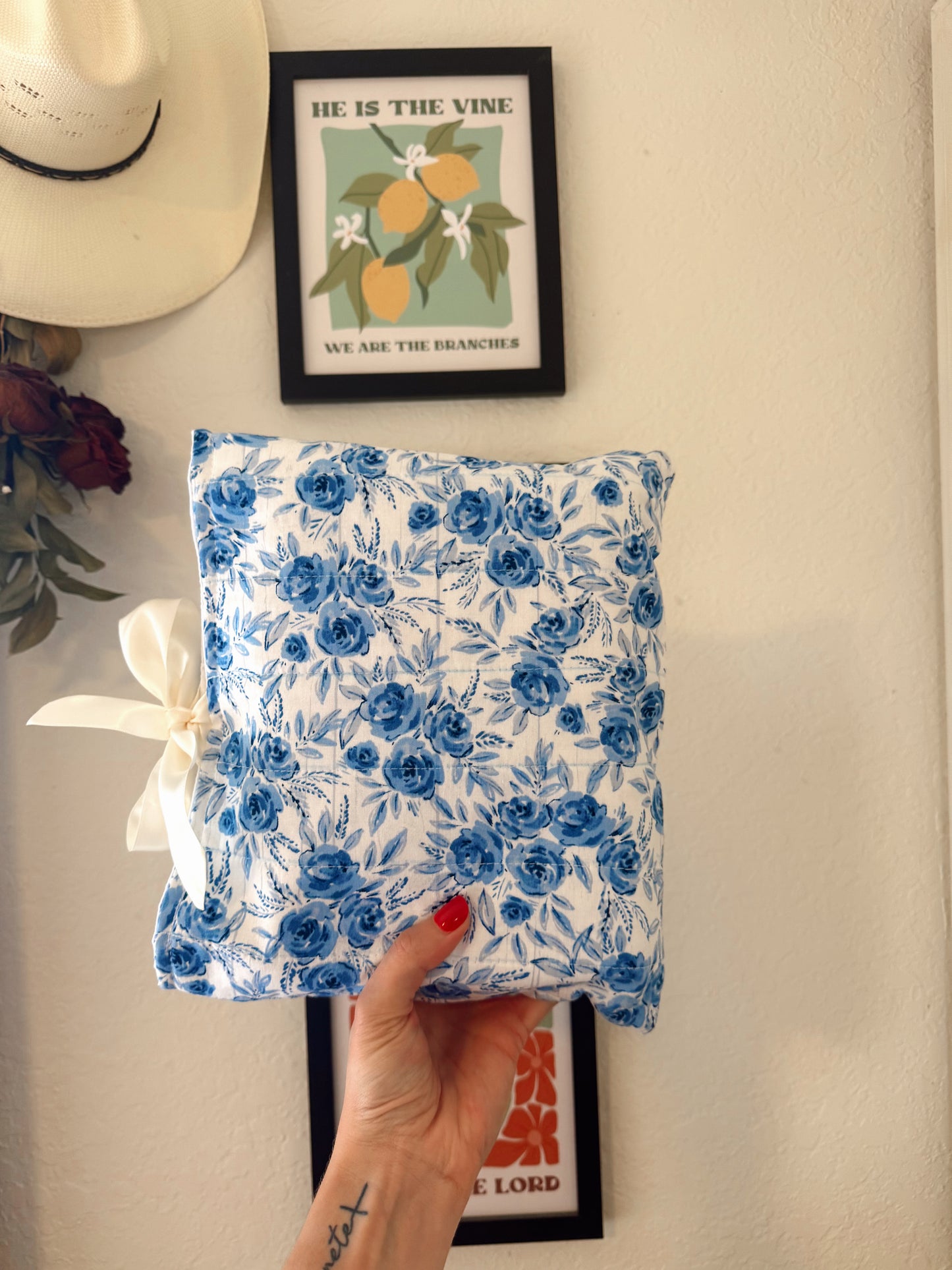 Graceful Garden Quilted Bible Sleeve