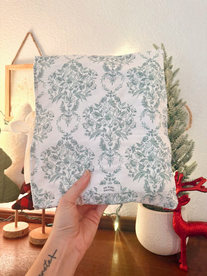 Holly Evergreen Bible Sleeve