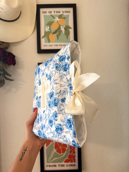 Graceful Garden Quilted Bible Sleeve