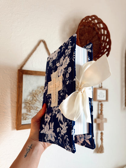 Midnight Psalms Quilted Bible Wrap