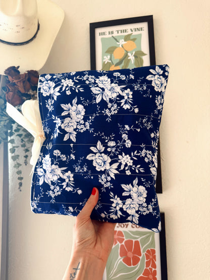 Midnight Psalms Quilted Bible Sleeve