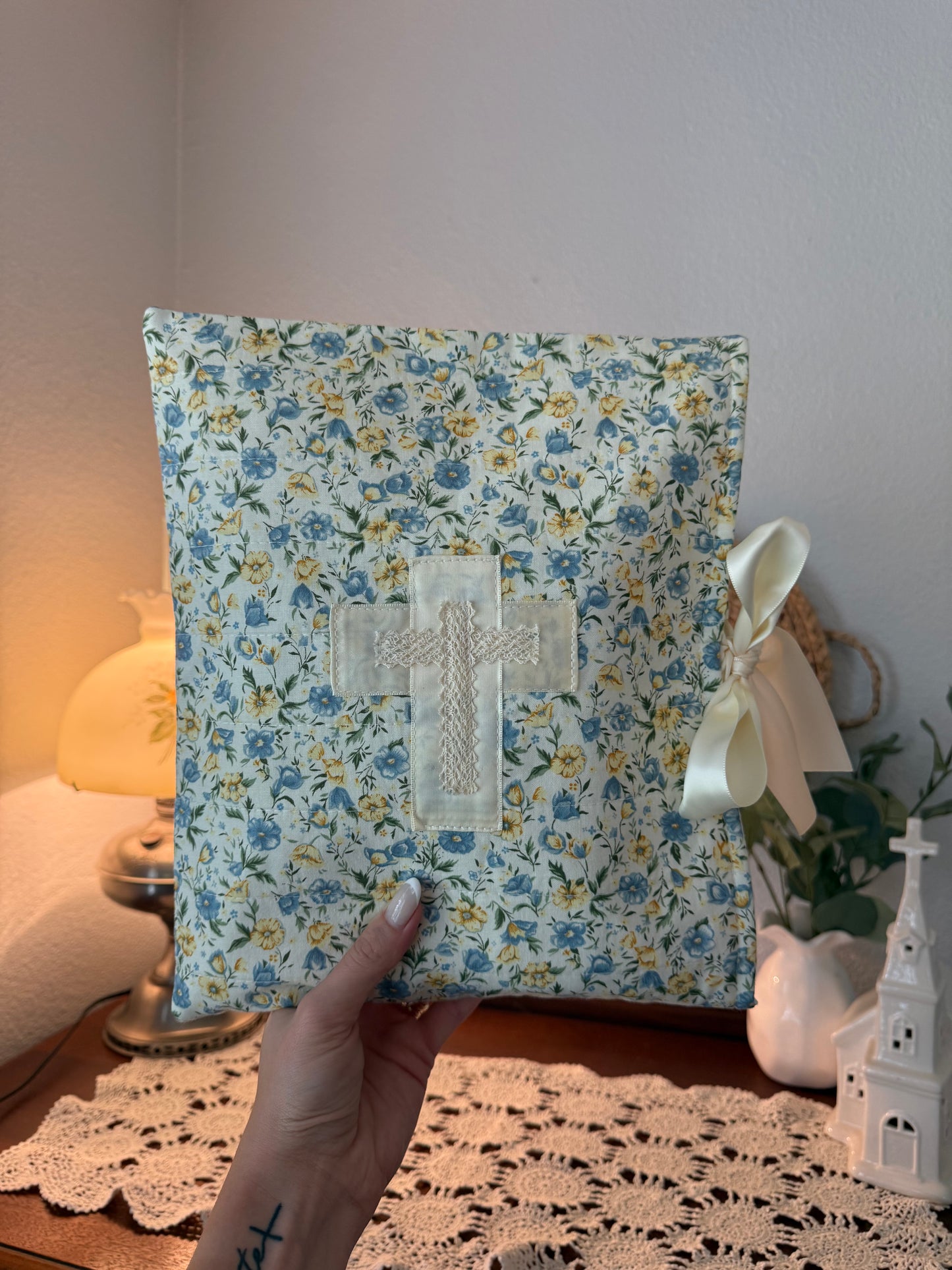 Country Bloom Quilted Bible Case