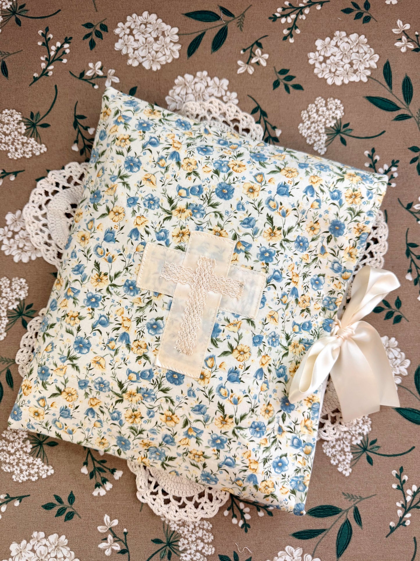 Country Bloom Quilted Bible Case